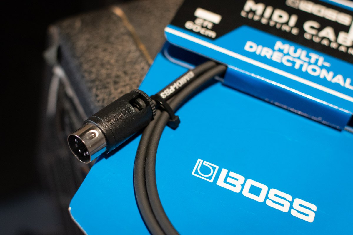 Boss BMIDI-PB3 Multi-Directional Midi Cable 3ft