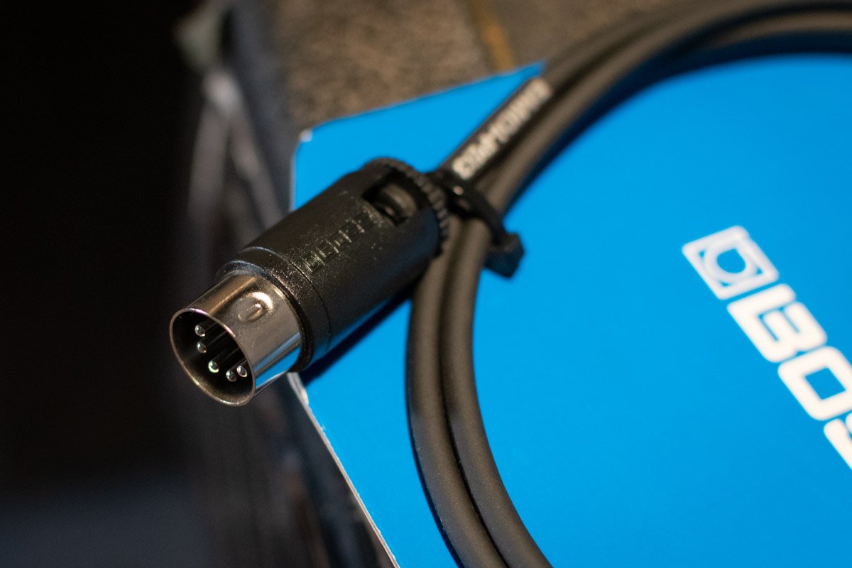 Boss BMIDI-PB3 Multi-Directional Midi Cable 3ft