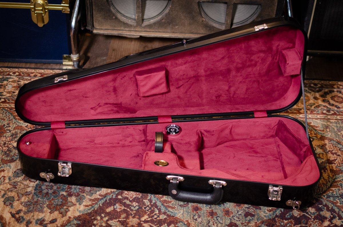 Bobelock 1029 Fiberglass Arrow Mandolin Case- Black/Wine