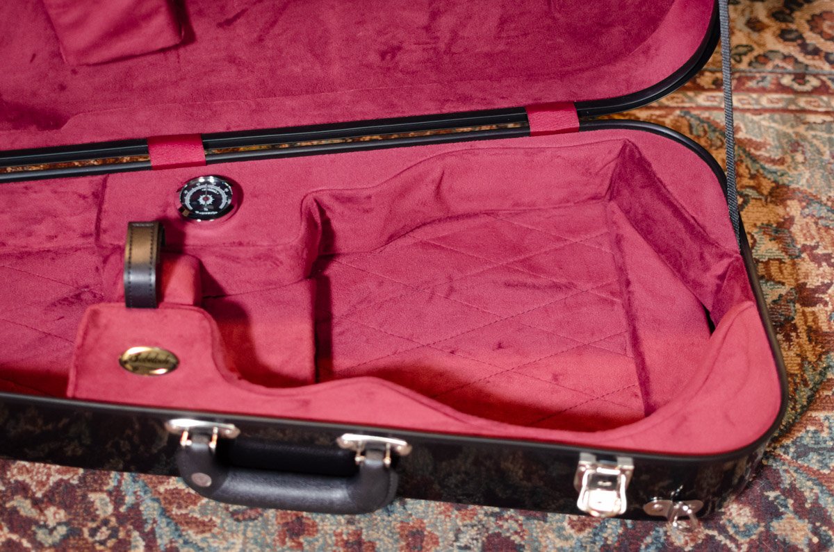 Bobelock 1029 Fiberglass Arrow Mandolin Case- Black/Wine