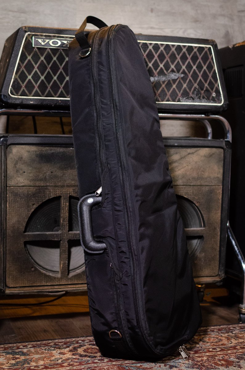 Bobelock 1029 Fiberglass Arrow Mandolin Case- Black/Wine