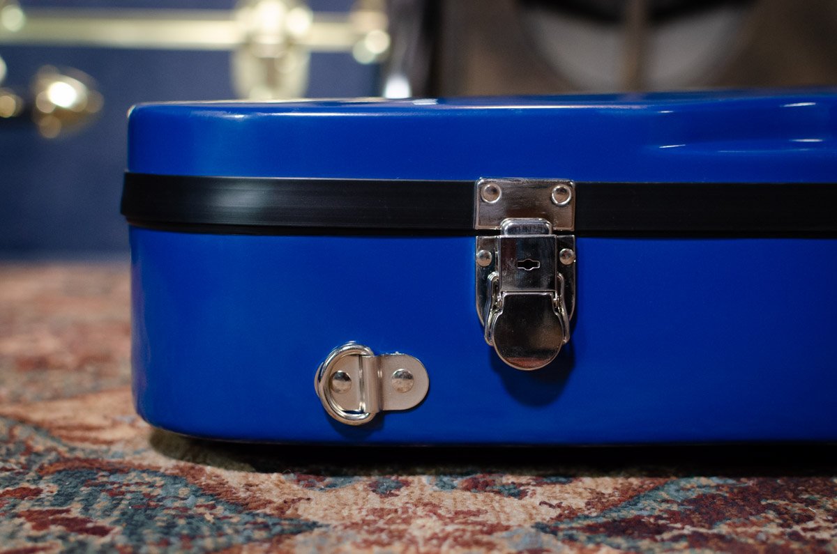 Bobelock 1029 Fiberglass Arrow Mandolin Case- Blue/Gray