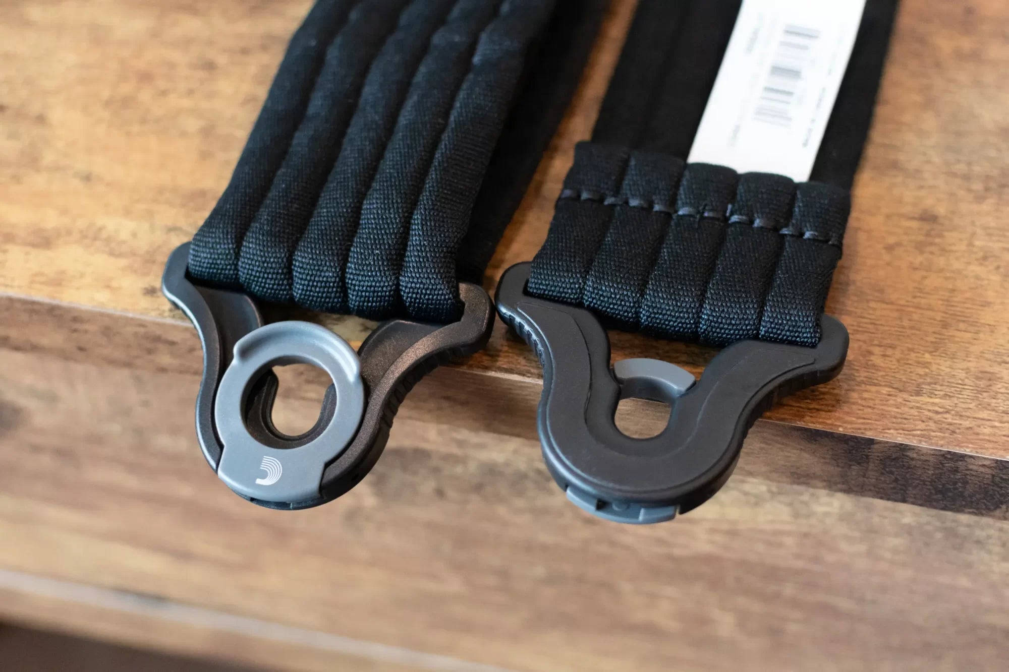 new D Addario Auto Lock Guitar Strap Black Padded Stripes haggertys 5