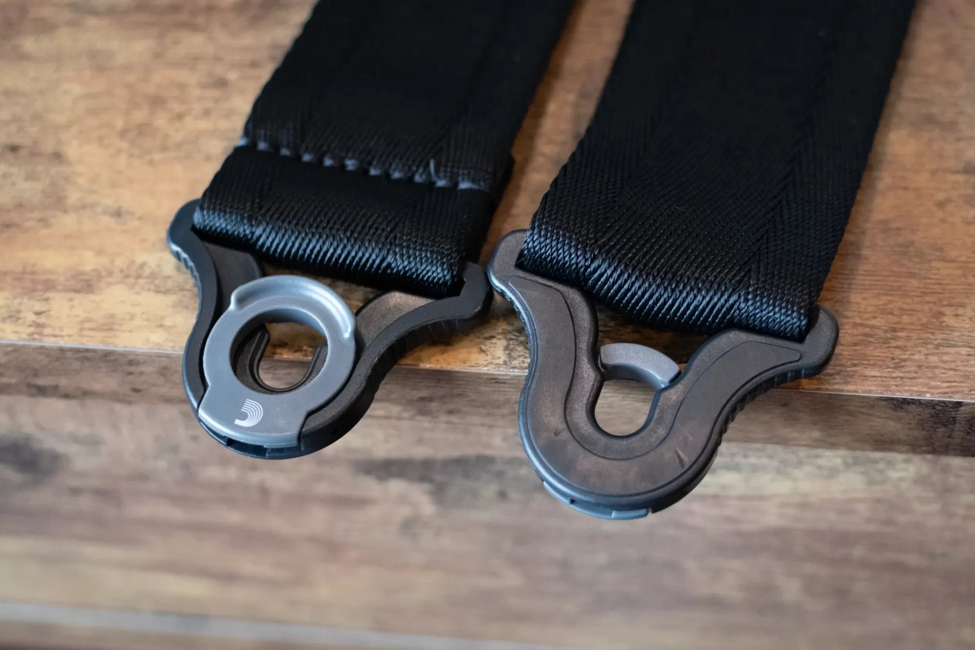 new D Addario Auto Lock Guitar Strap Black haggertys 4