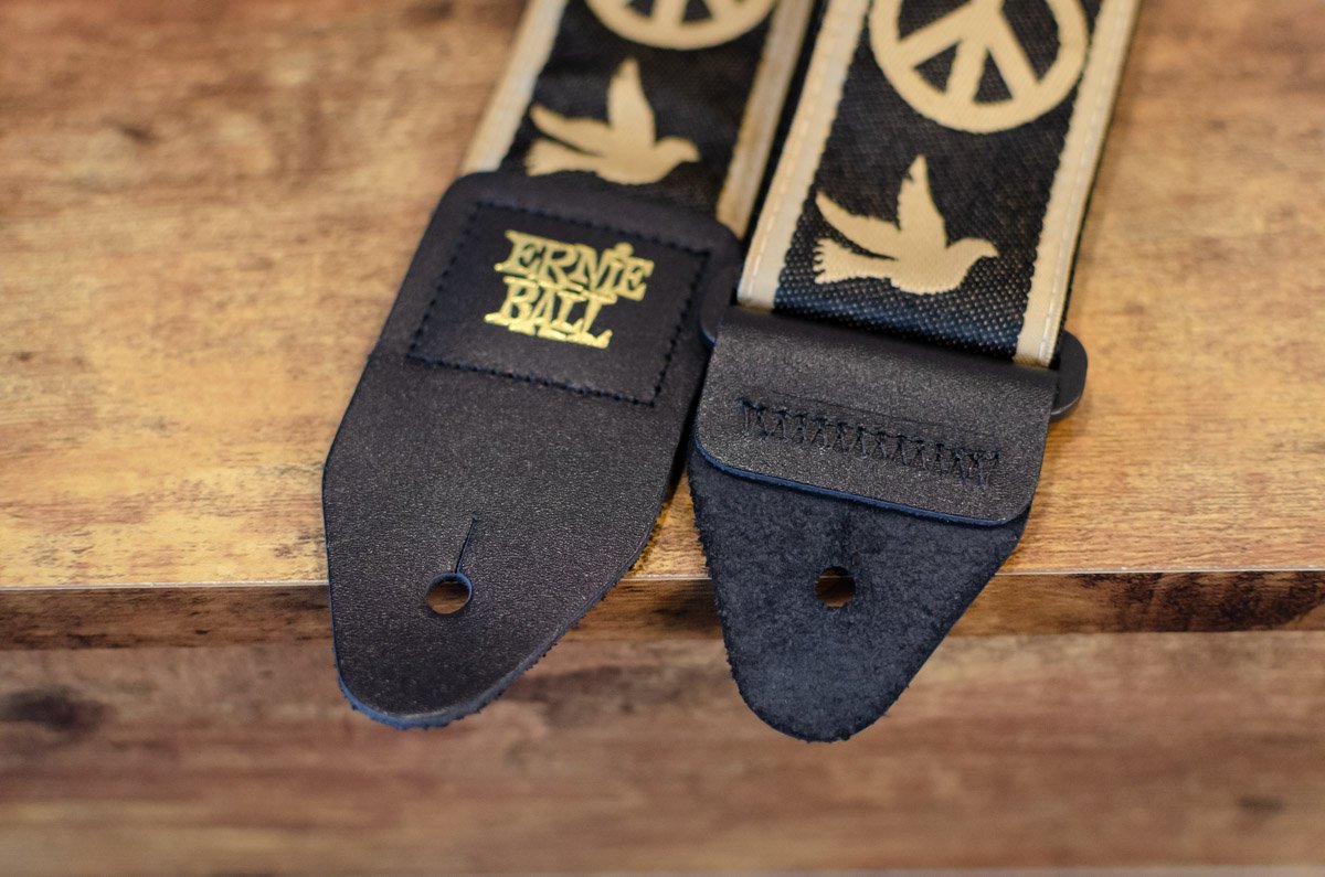 Ernie Ball P04613 Peace Love Dove Strap