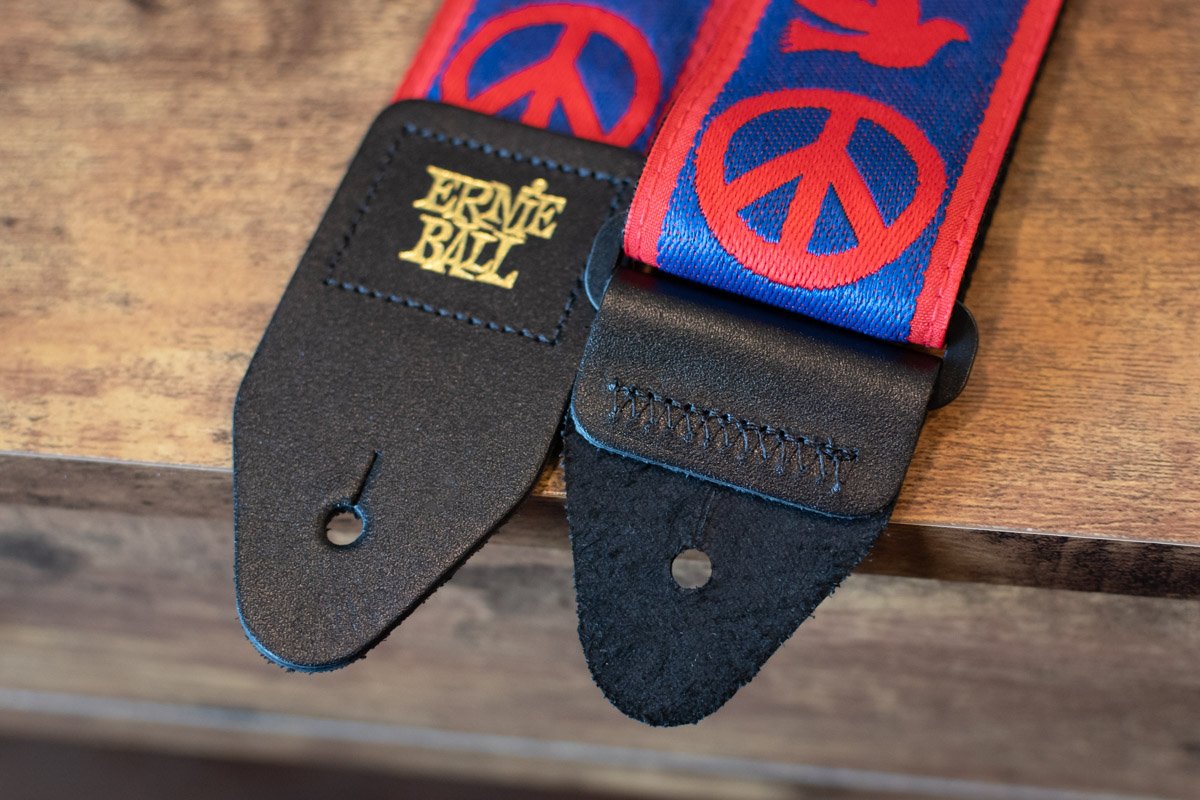 Ernie Ball P04698 Red and Blue Peace Love Dove Jacquard Guitar Strap