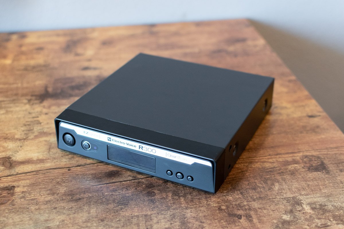 EV R300 Lapel Wireless Microphone