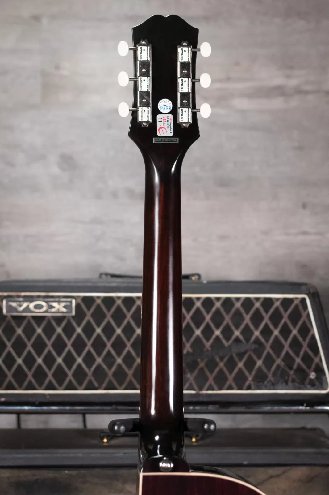 Epiphone J-45 EC Dreadnought Acoustic/Electric Guitar - Aged Vintage Sunburst Gloss