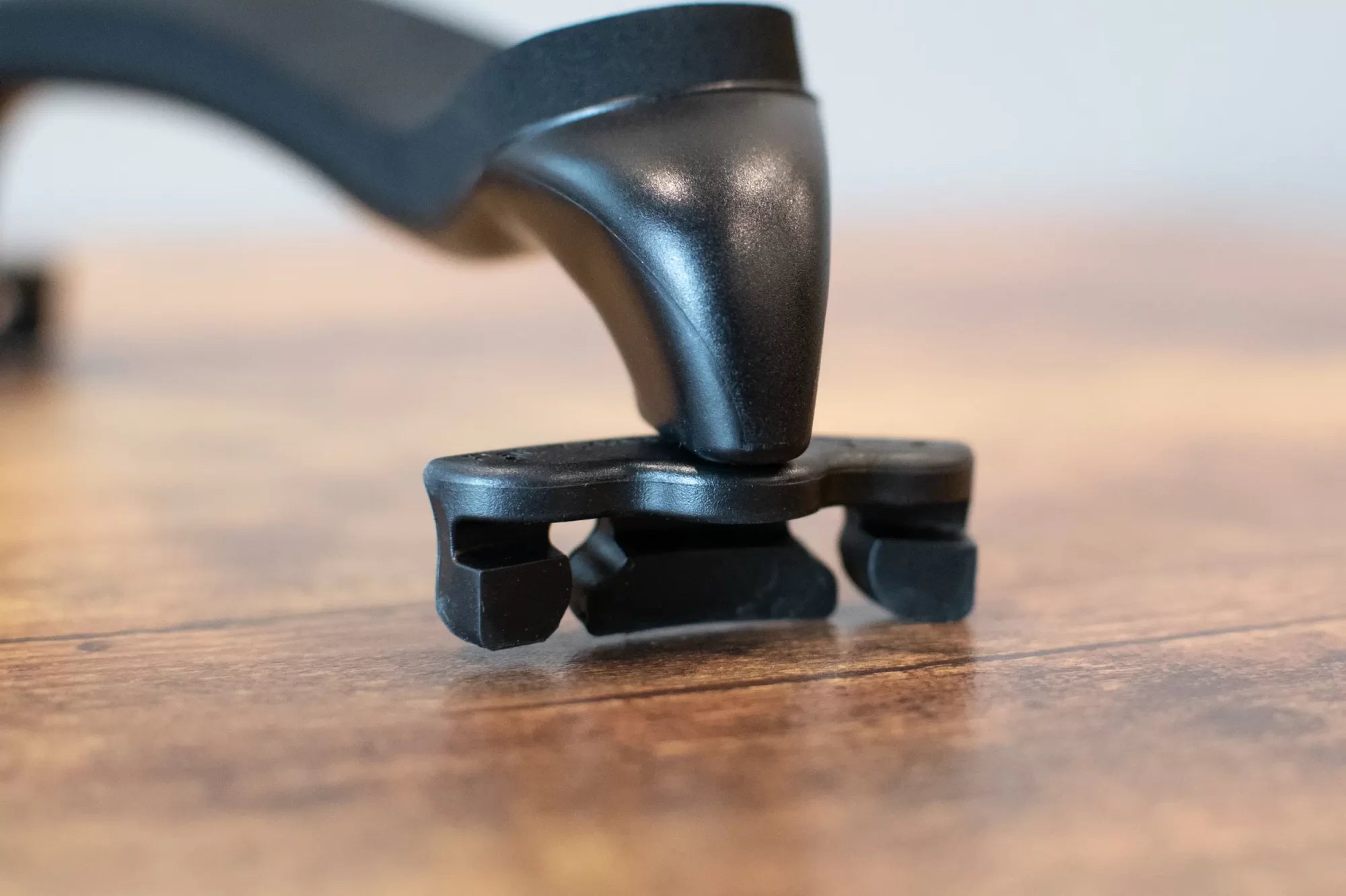 Everest Viola Shoulder Rest, Matte Black - 15"-16.5"