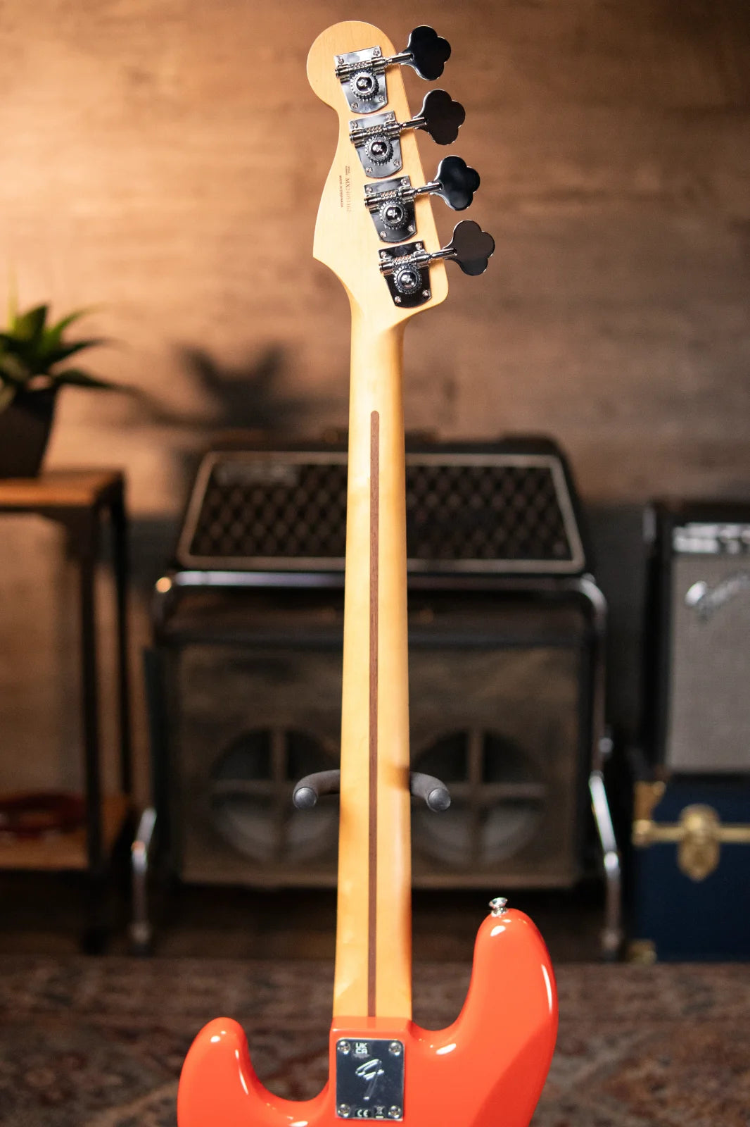 Fender Player II Jazz Bass Maple Fingerboard - Coral Red