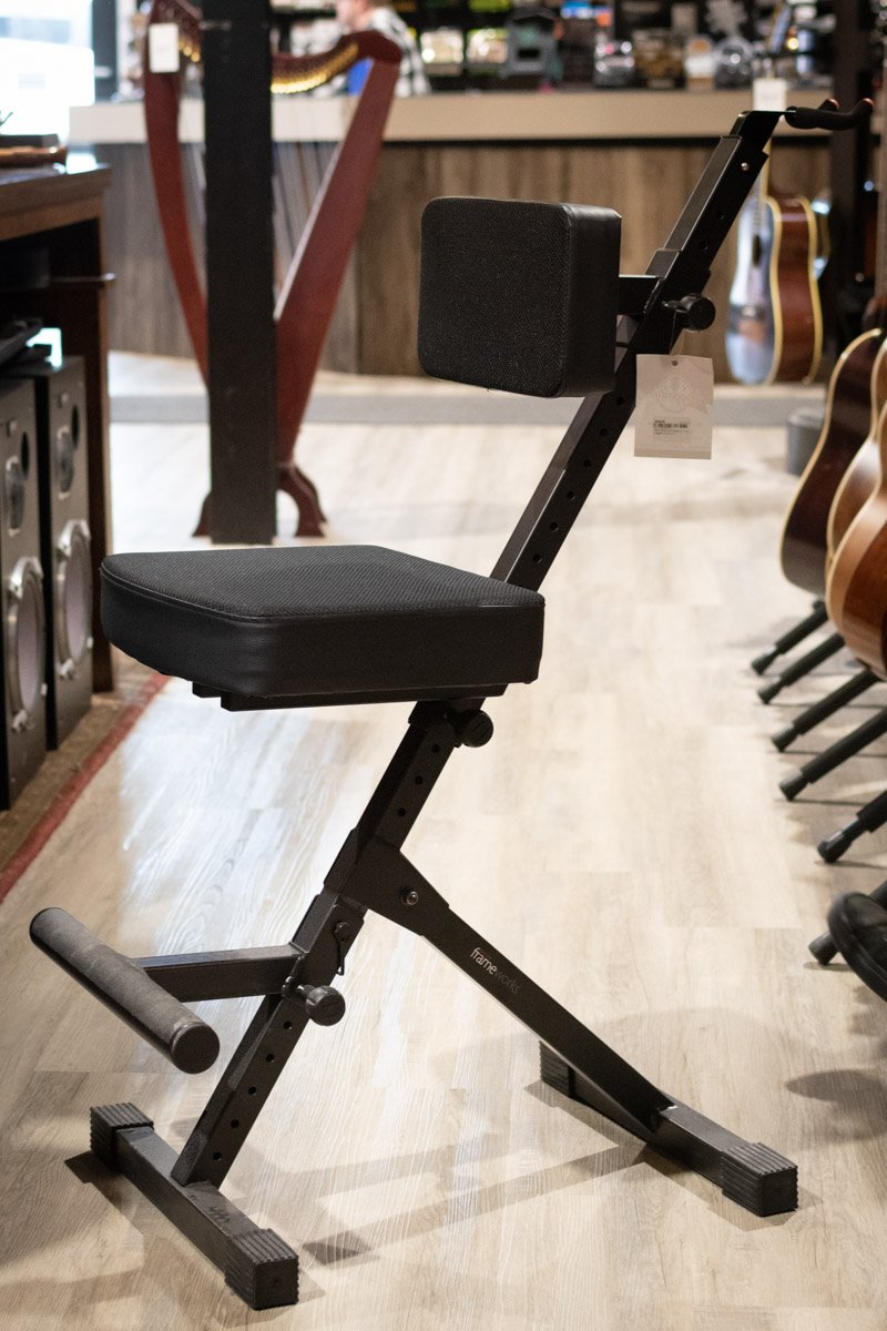 Gator Frameworks GFW-GTR-SEATDLX Deluxe Guitar Seat with Single Hanging Guitar Stand