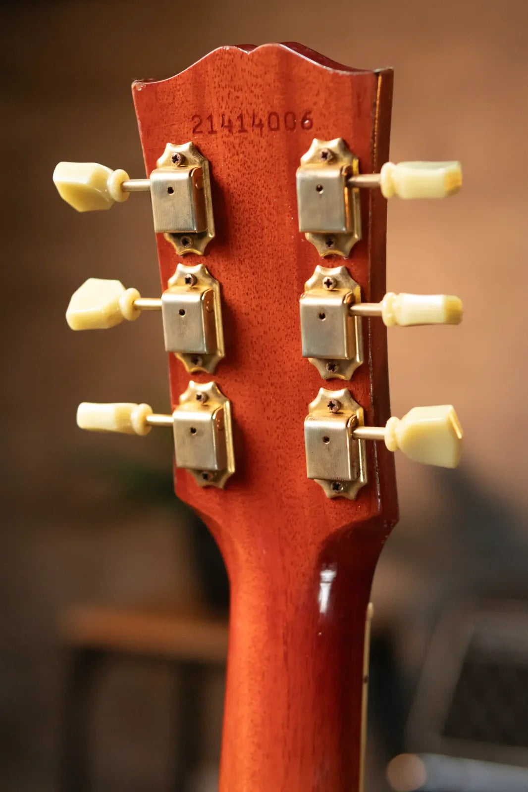 Gibson 1960 Hummingbird Light Aged - Heritage Cherry Sunburst with Hardshell Case