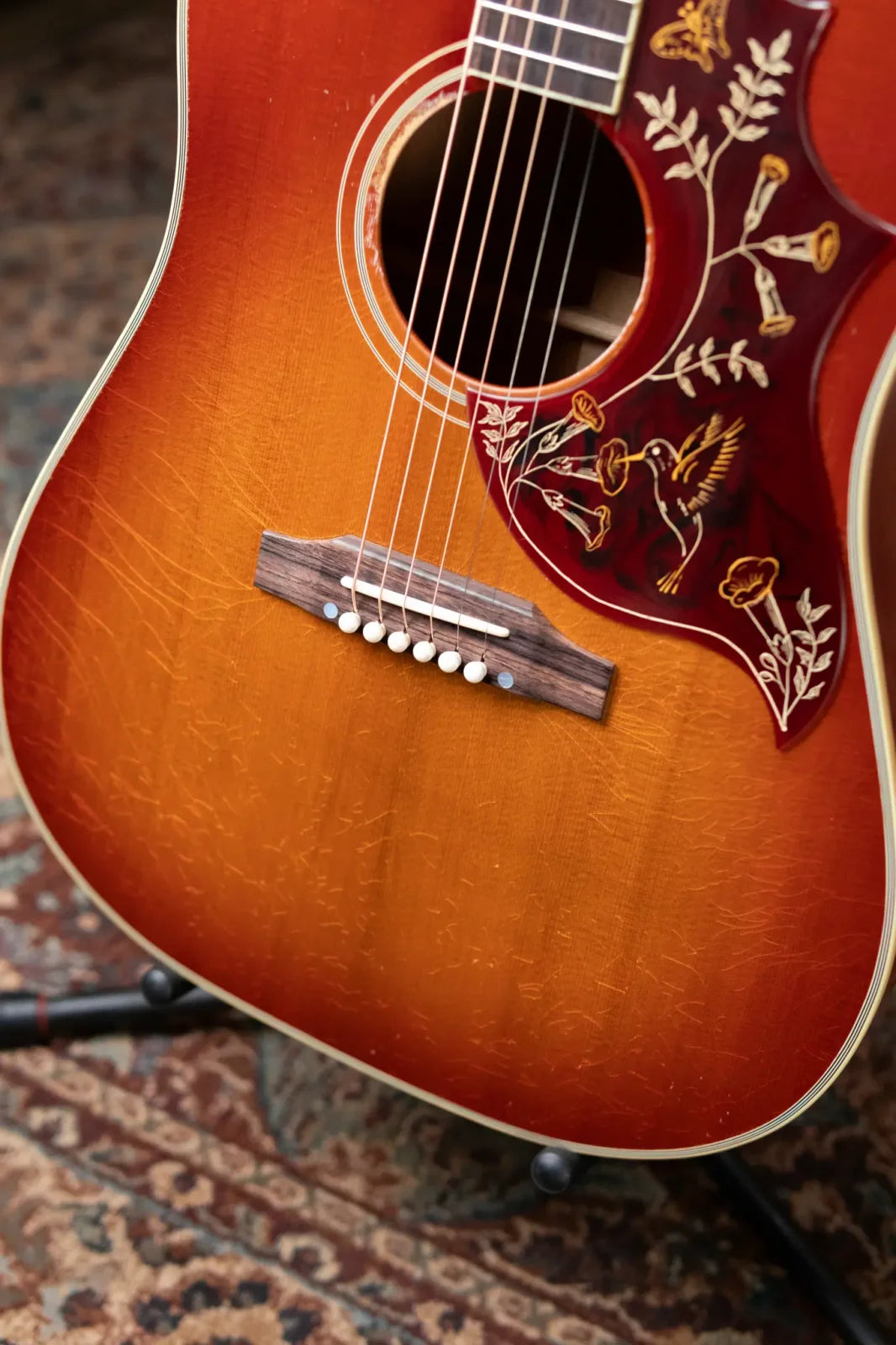 Gibson 1960 Hummingbird Light Aged - Heritage Cherry Sunburst with Hardshell Case