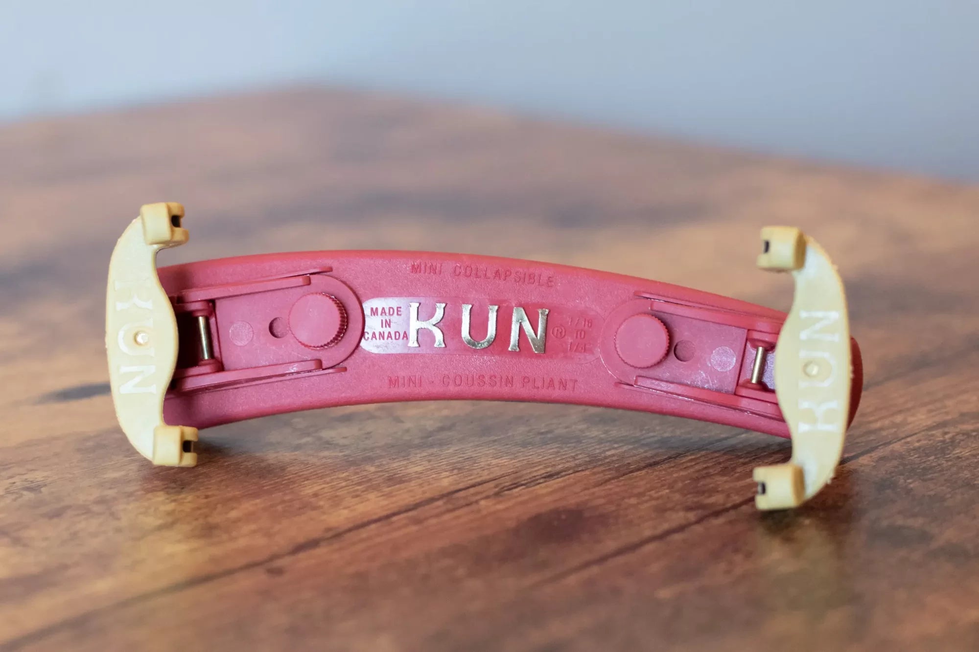 Kun Collapsible Mini - Violin Shoulder Rest - Red