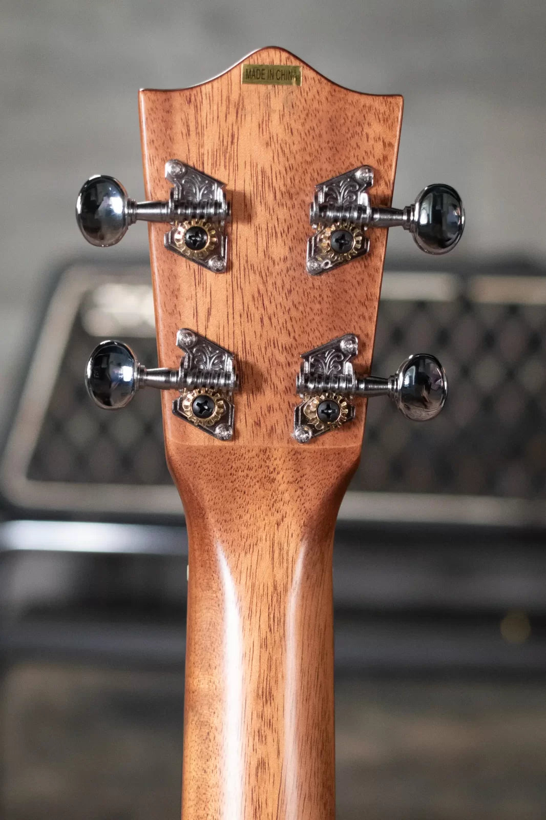 Lanikai OA-CEB Oak Baritone Ukulele Cutaway with Electronics