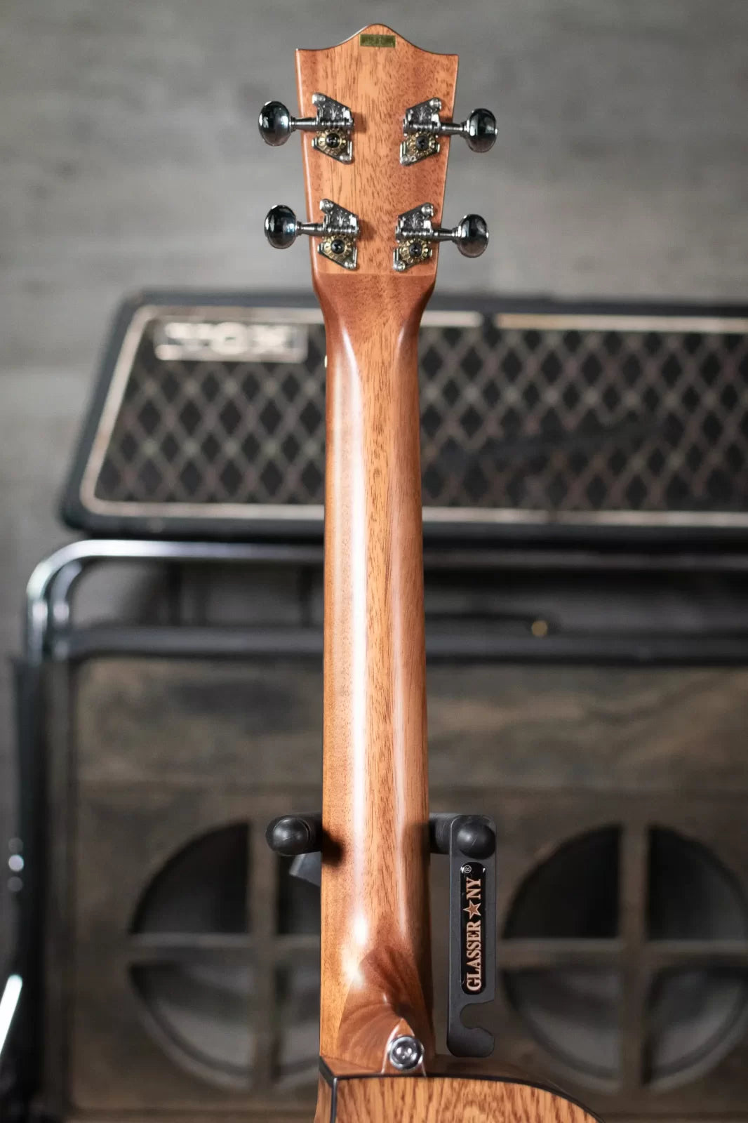 Lanikai OA-CEB Oak Baritone Ukulele Cutaway with Electronics