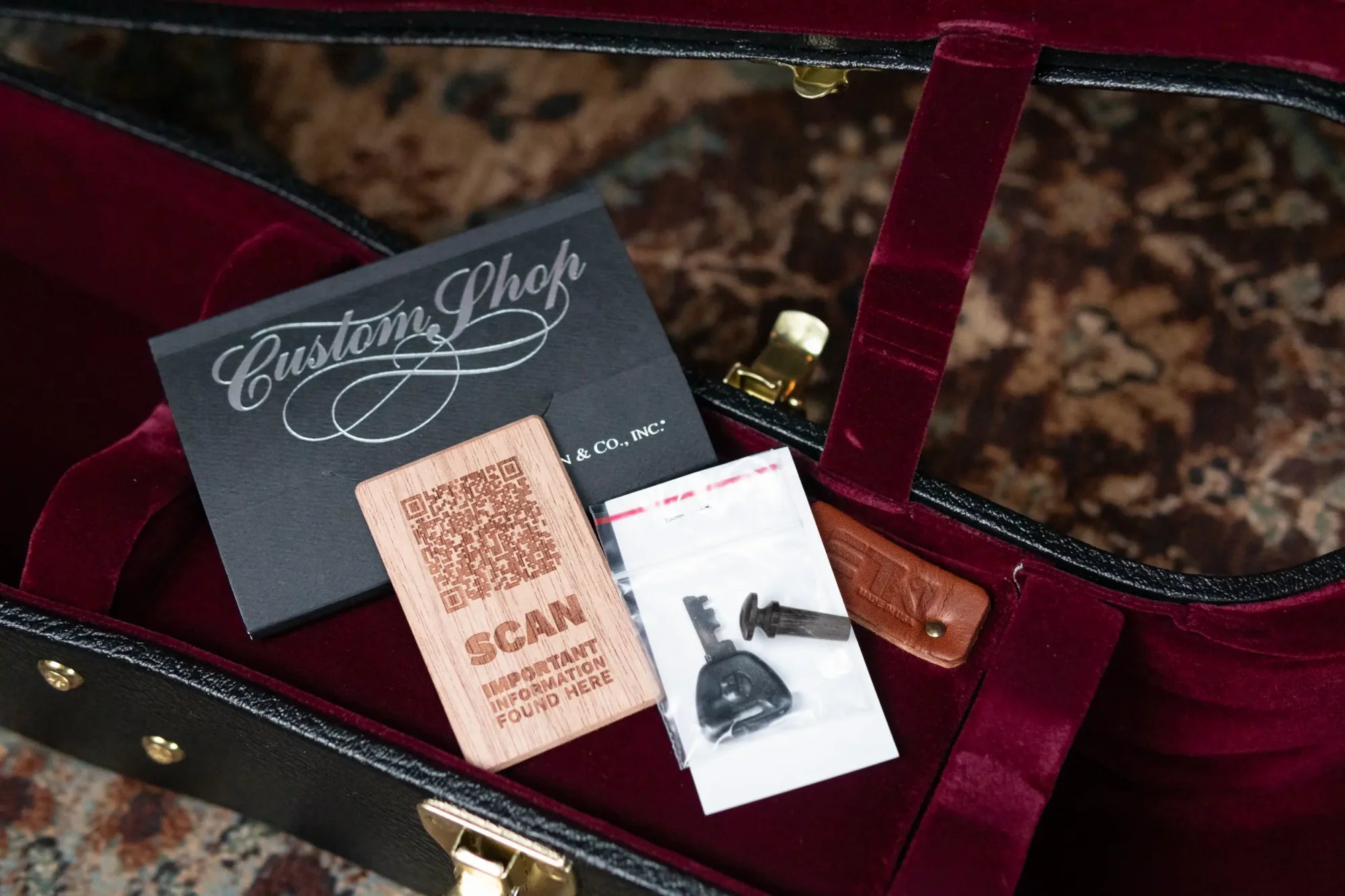 Martin Custom Shop 000-14F Old Style 18 Acoustic Guitar - Quilted Sapele with Hardshell Case