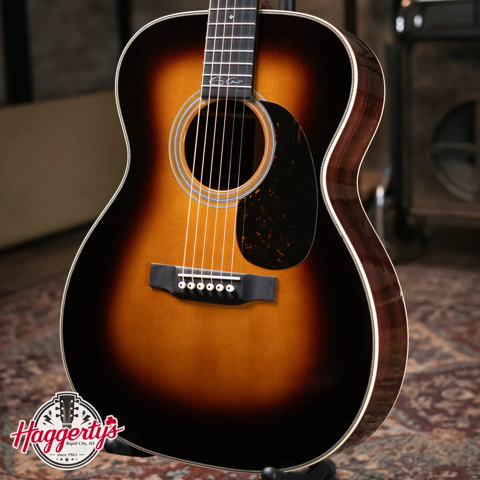 Martin Eric Clapton Signature 000-28EC Acoustic Guitar - Sunburst with Hardshell Case