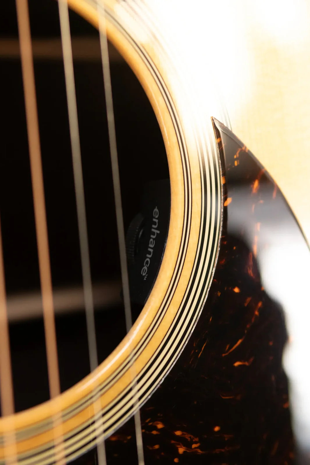 Martin OM-28E Acoustic/Electric Guitar with Hardshell Case