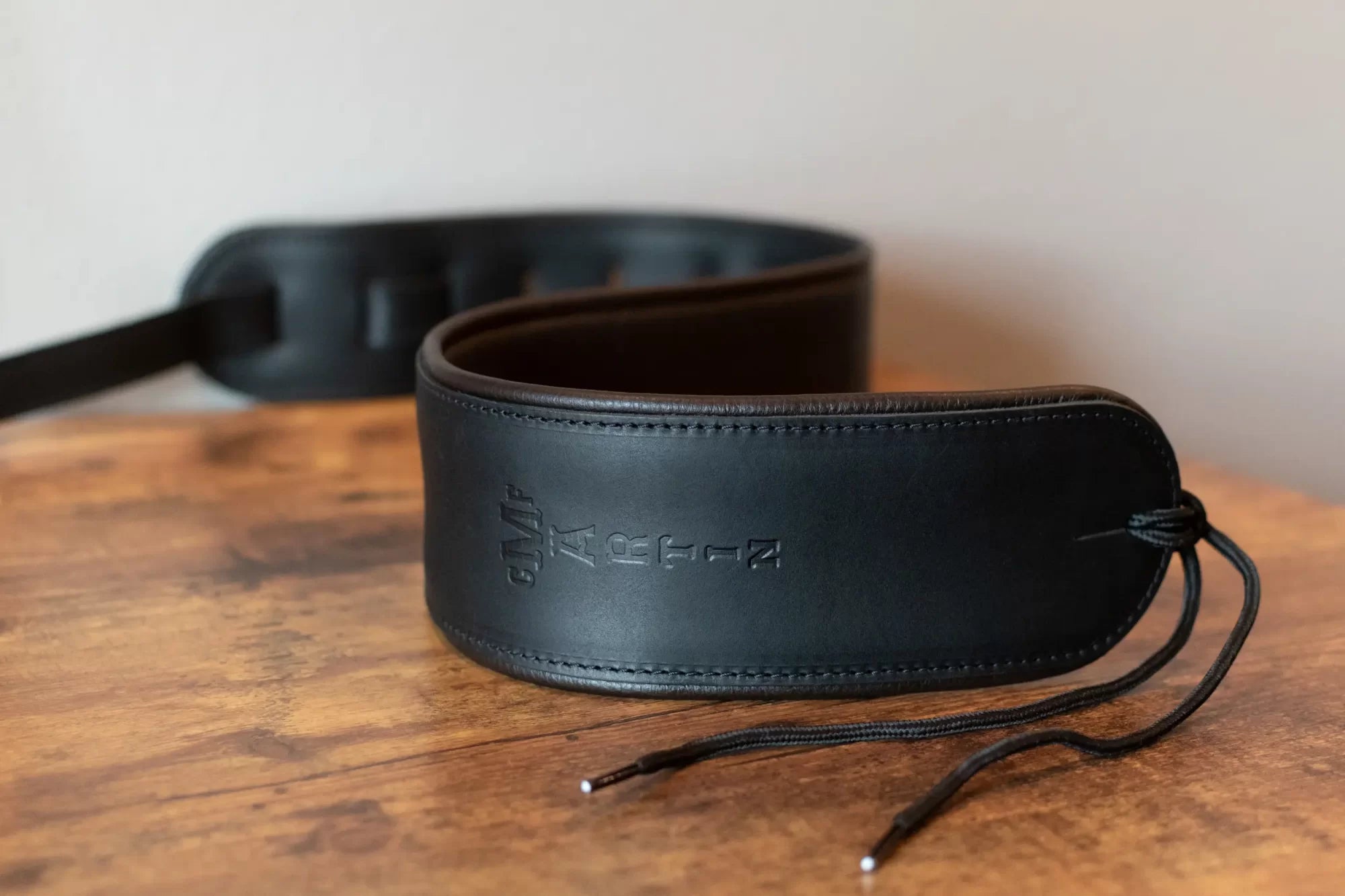 Martin Premium Rolled Leather Guitar Strap - Black