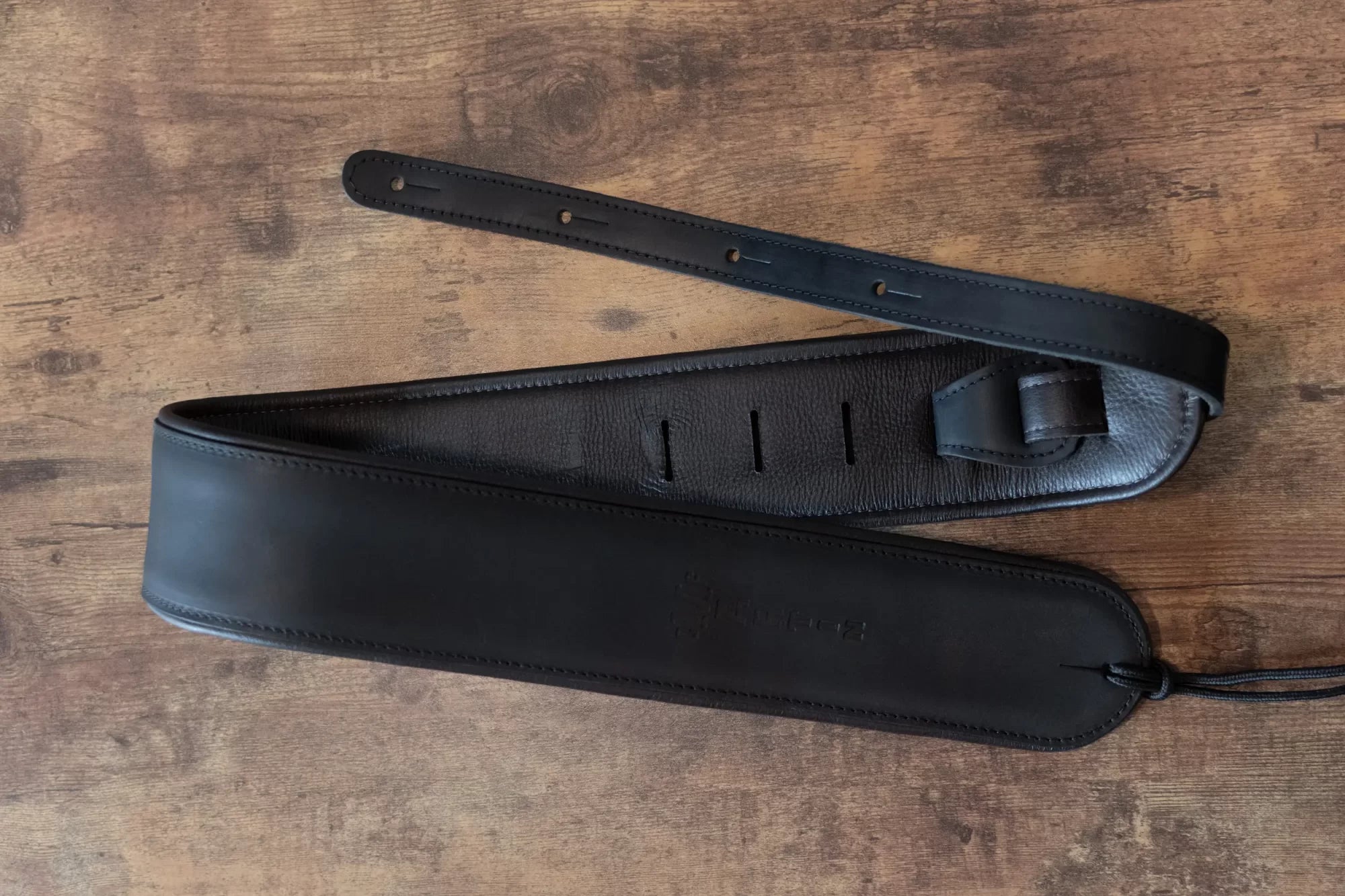 Martin Premium Rolled Leather Guitar Strap - Black