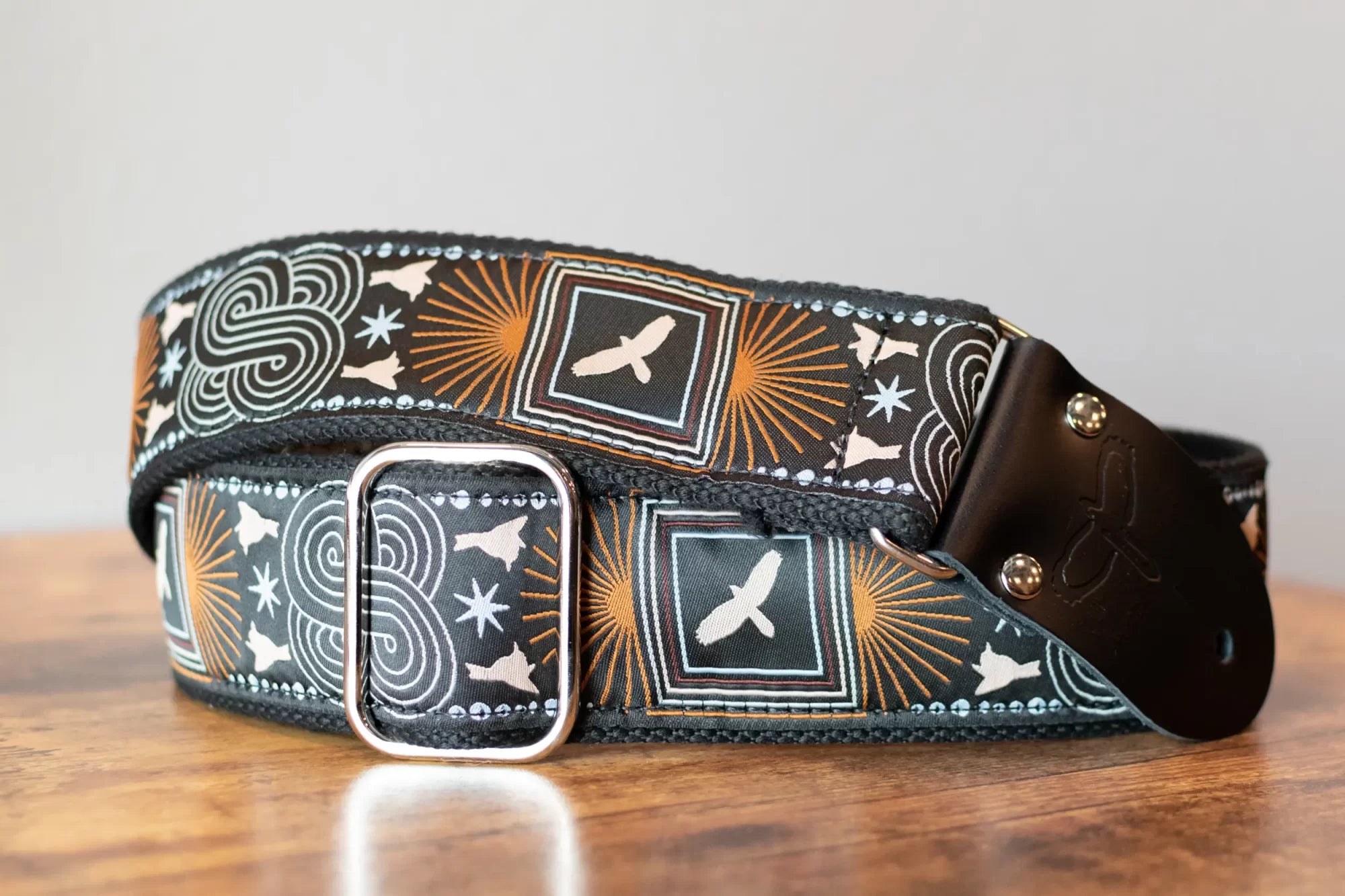 new PRS Deluxe Retro Guitar Strap with Custom Jacquard Beige Birds haggertys 2