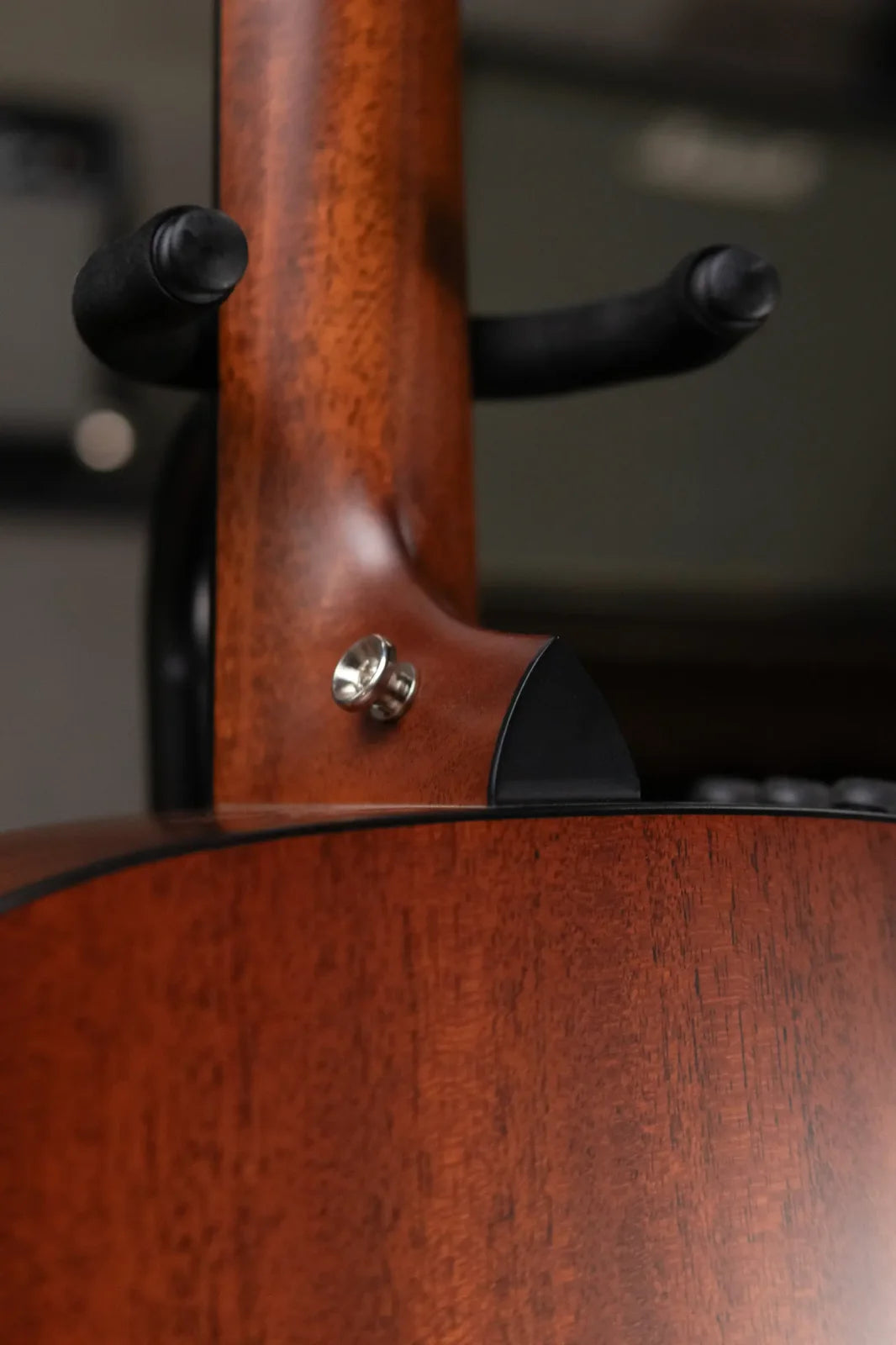 Taylor 322e 12-Fret Grand Concert Acoustic/Electric Guitar with Hardshell Case