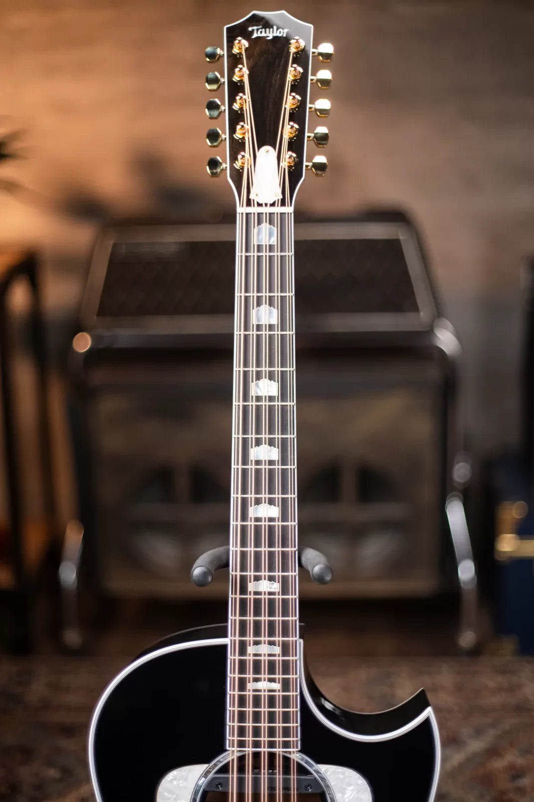 Taylor 657ce Bajo Quinto 10-String Acoustic/Electric Guitar with Hardshell Case