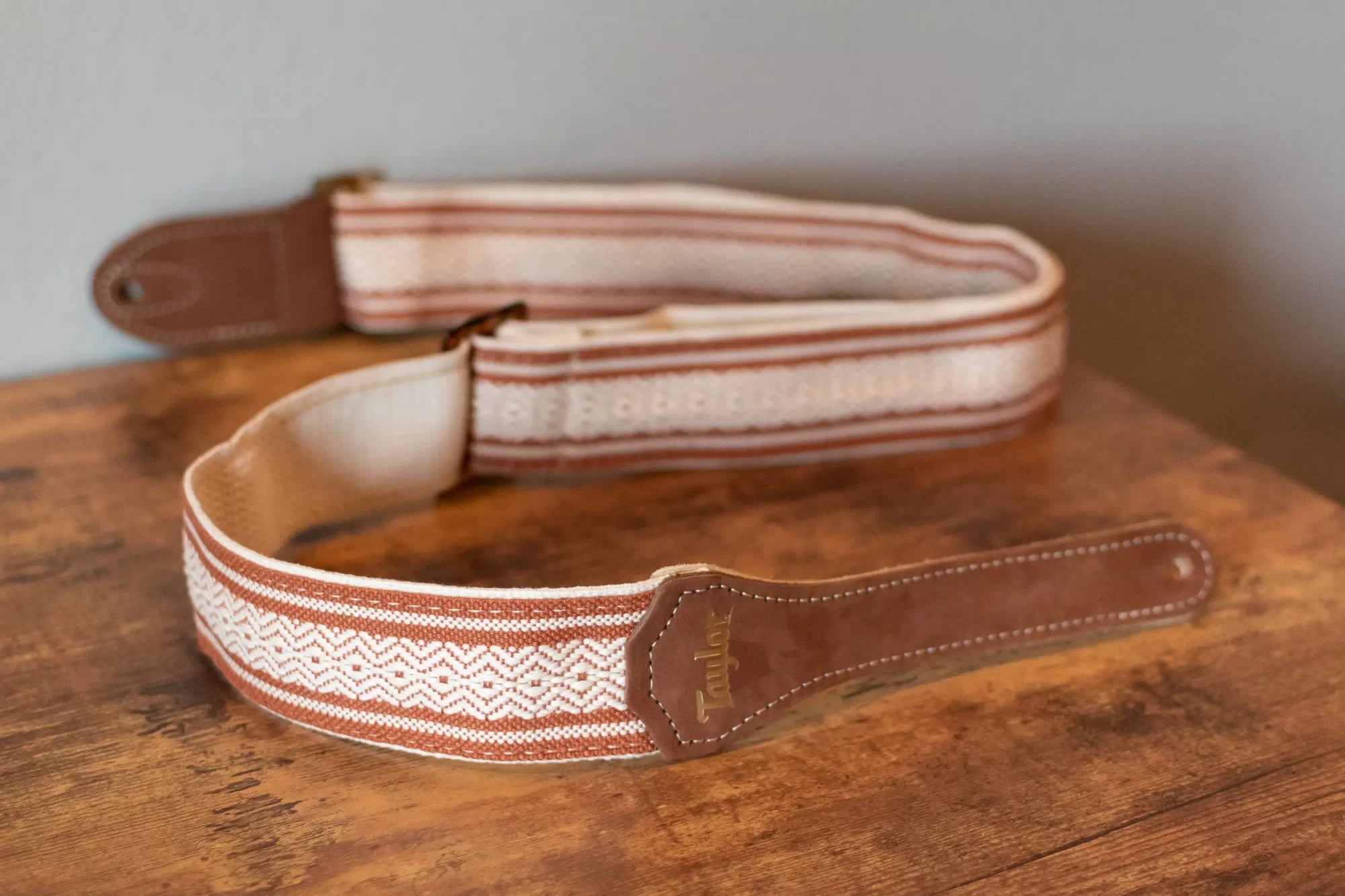 Taylor Academy Guitar Strap - White/Brown Jacquard Cotton - 2"