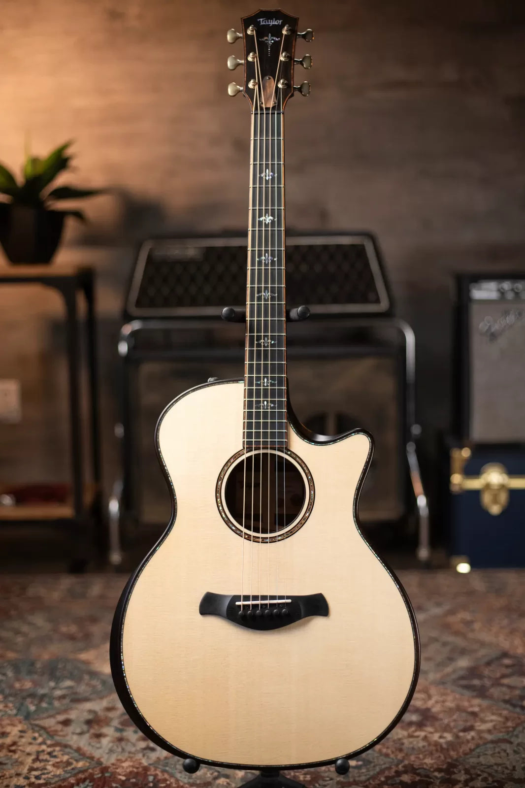 Taylor Builder's Edition 914ce Natural Grand Auditorium Acoustic/Electric with Deluxe Hardshell Case