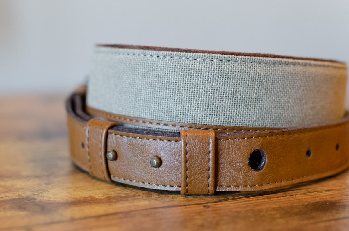 Taylor Vegan Leather Guitar Strap - Tan with Natural Textile Trim 2.5" (4203-25) - Floor Model
