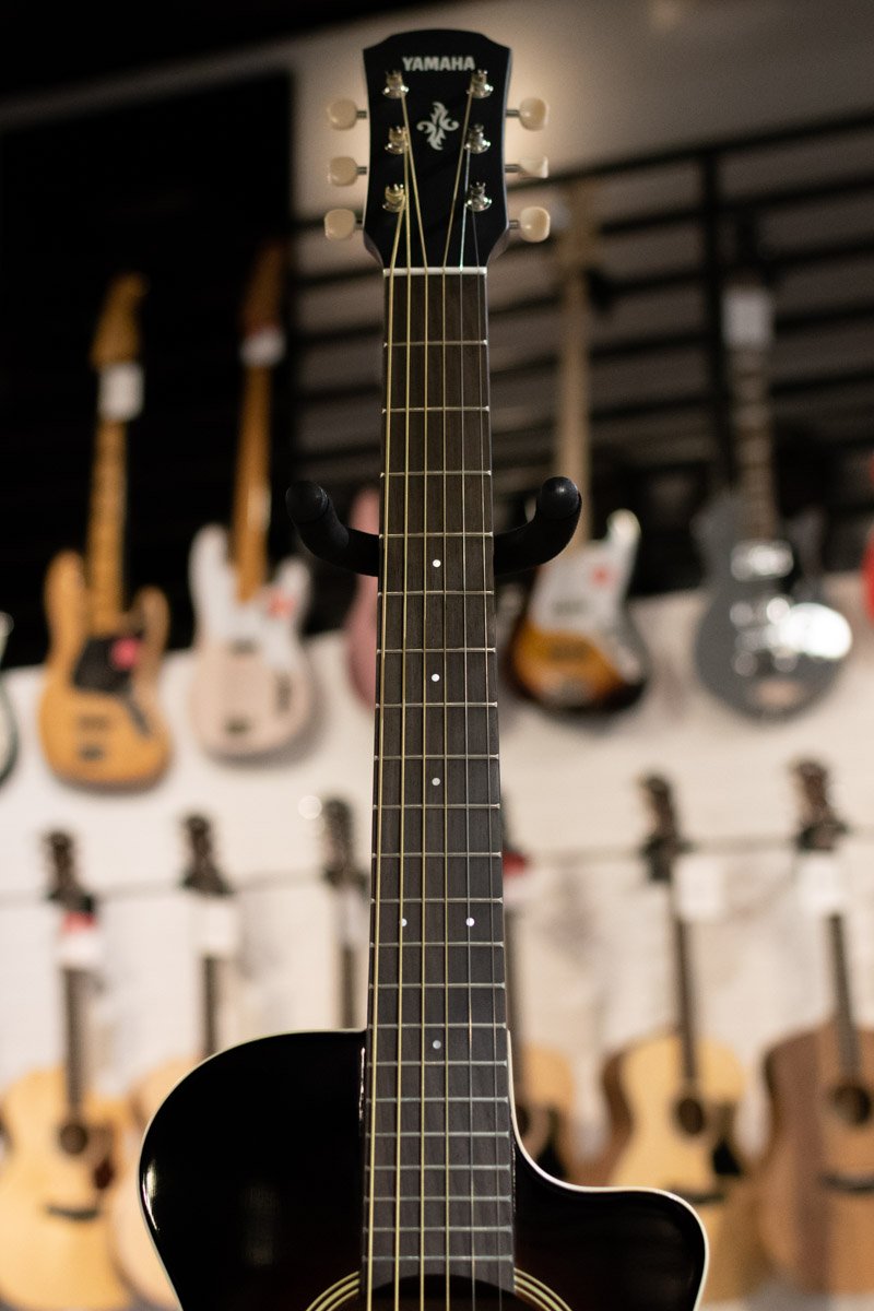 Yamaha APXT2 3/4-Size Thin-Line Cutaway Acoustic/Electric Guitar - Old Violin Sunburst with Gig Bag - Demo