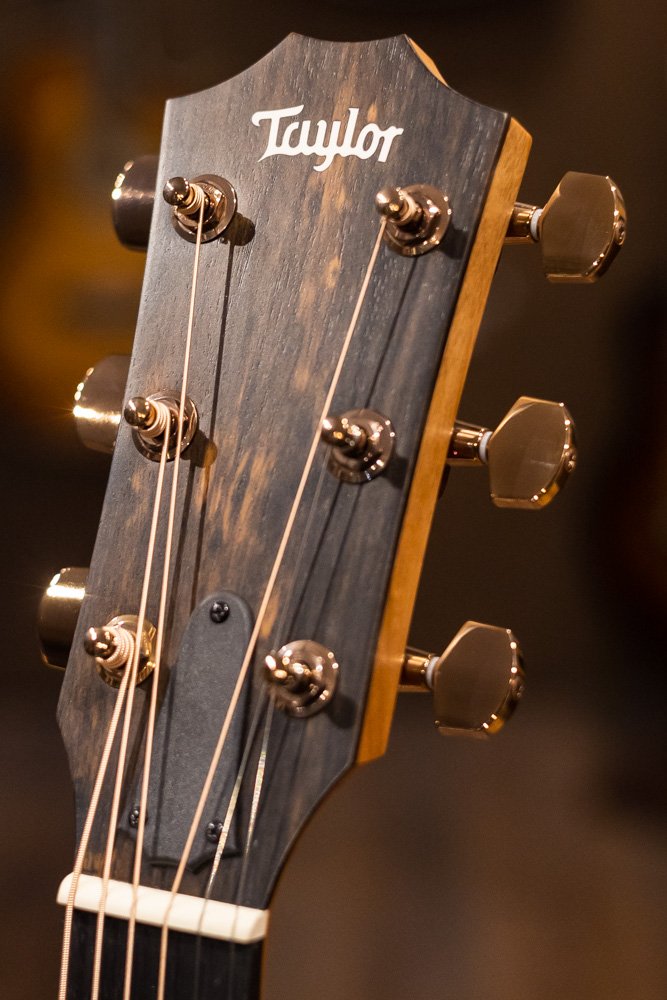 Taylor 214ce -SB DLX Acoustic/Electric Guitar with Deluxe Hardshell Case - Used Floor Model