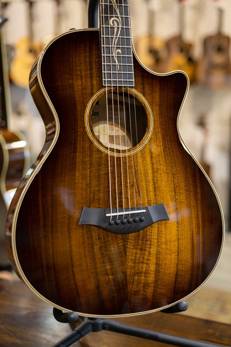 Taylor K22ce 12-Fret Grand Concert Acoustic/Electric Guitar - Deluxe Hardshell Case