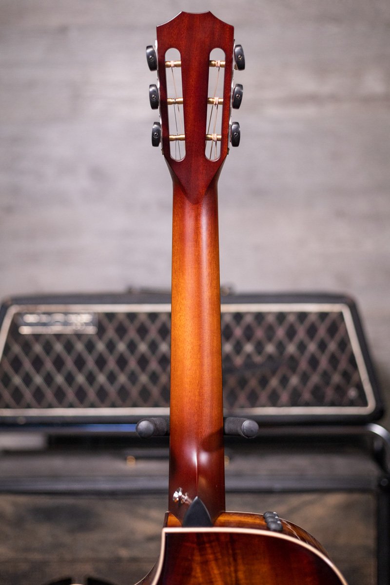 Taylor K22ce 12-Fret Grand Concert Acoustic/Electric Guitar - Deluxe Hardshell Case