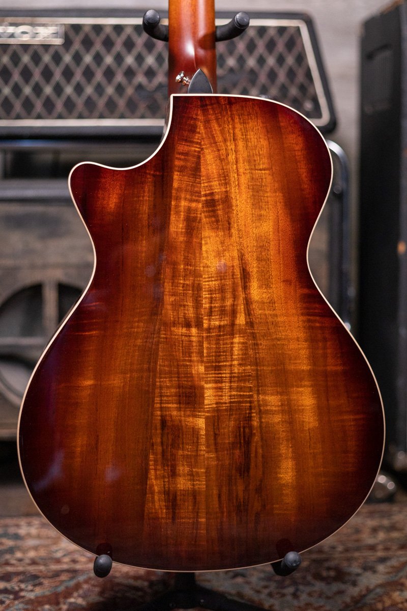 Taylor K22ce 12-Fret Grand Concert Acoustic/Electric Guitar - Deluxe Hardshell Case