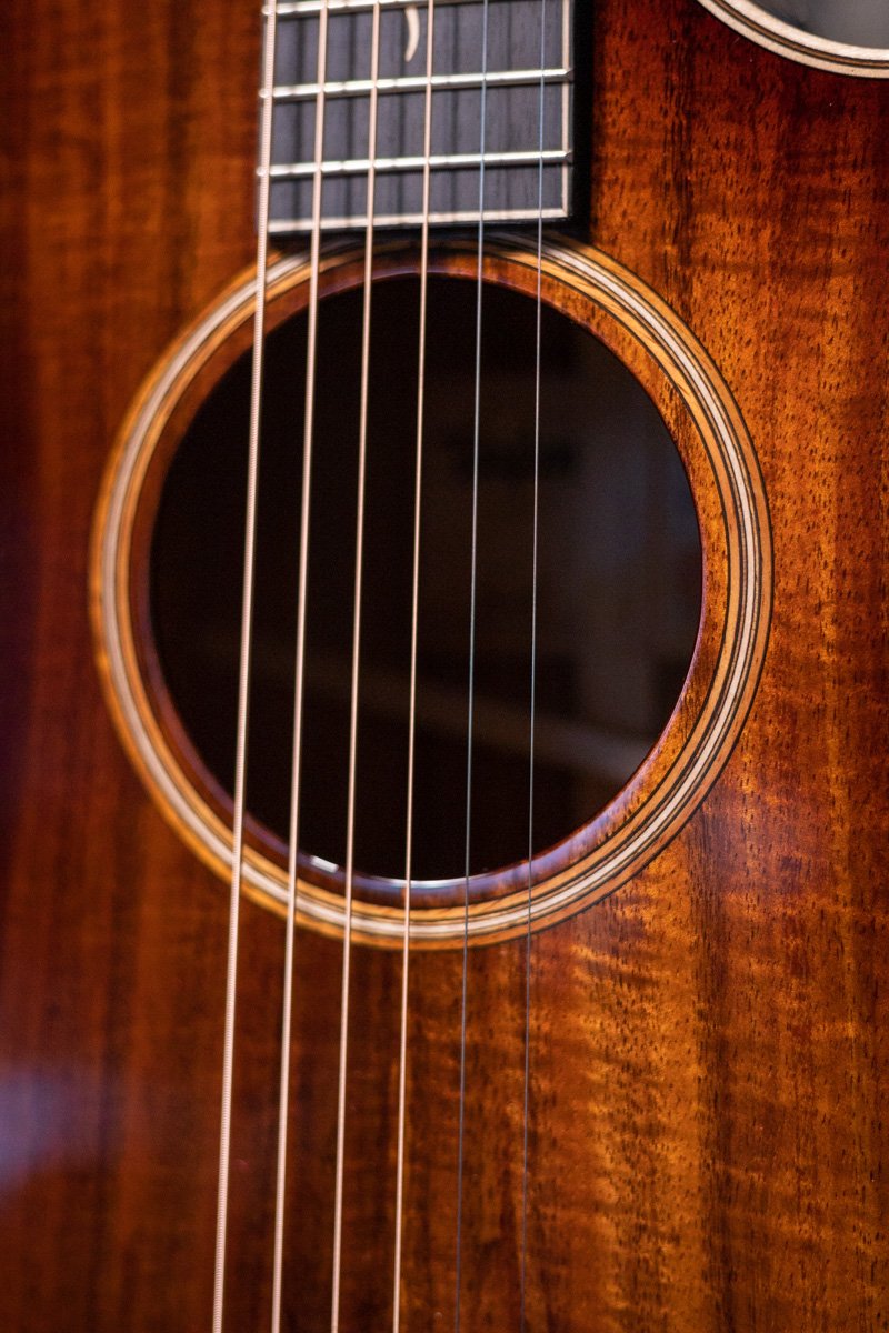 Taylor K22ce 12-Fret Grand Concert Acoustic/Electric Guitar - Deluxe Hardshell Case