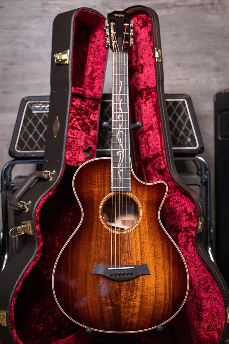 Taylor K22ce 12-Fret Grand Concert Acoustic/Electric Guitar - Deluxe Hardshell Case