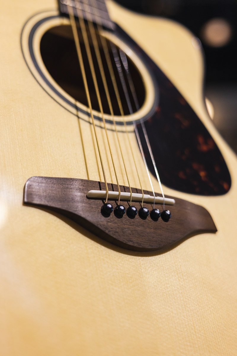 Yamaha FSX800C Small Body Acoustic-Electric Guitar - Natural