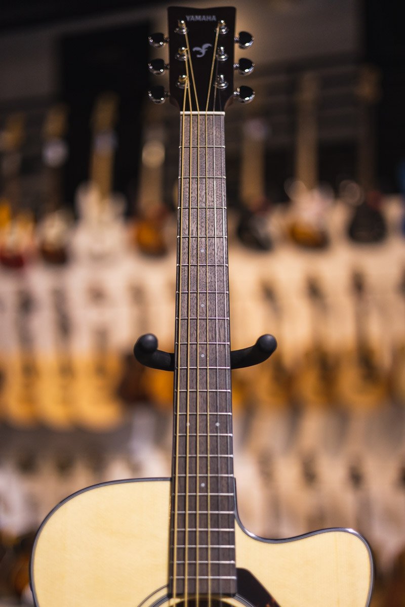 Yamaha FSX800C Small Body Acoustic-Electric Guitar - Natural