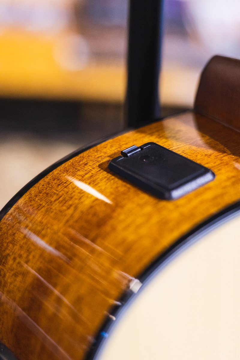 Yamaha FSX800C Small Body Acoustic-Electric Guitar - Natural