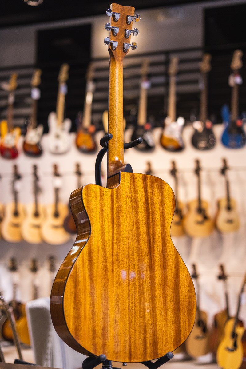 Yamaha FSX800C Small Body Acoustic-Electric Guitar - Natural