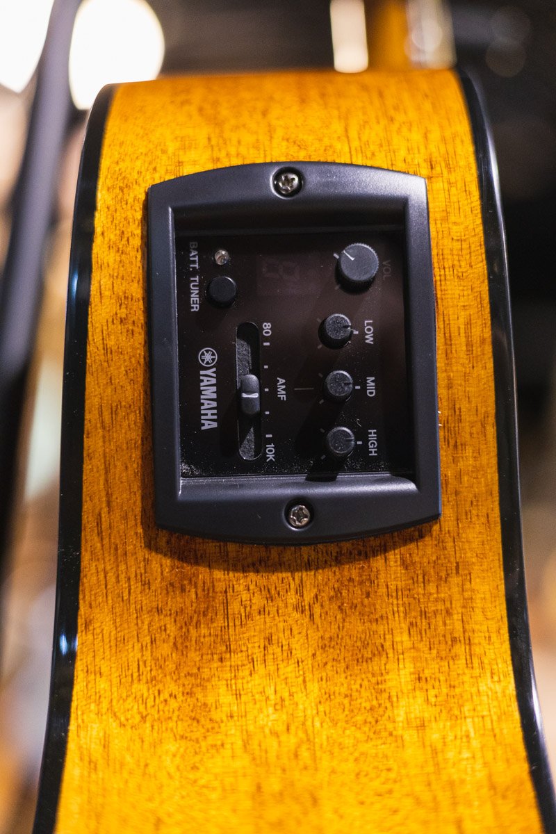 Yamaha FSX800C Small Body Acoustic-Electric Guitar - Natural