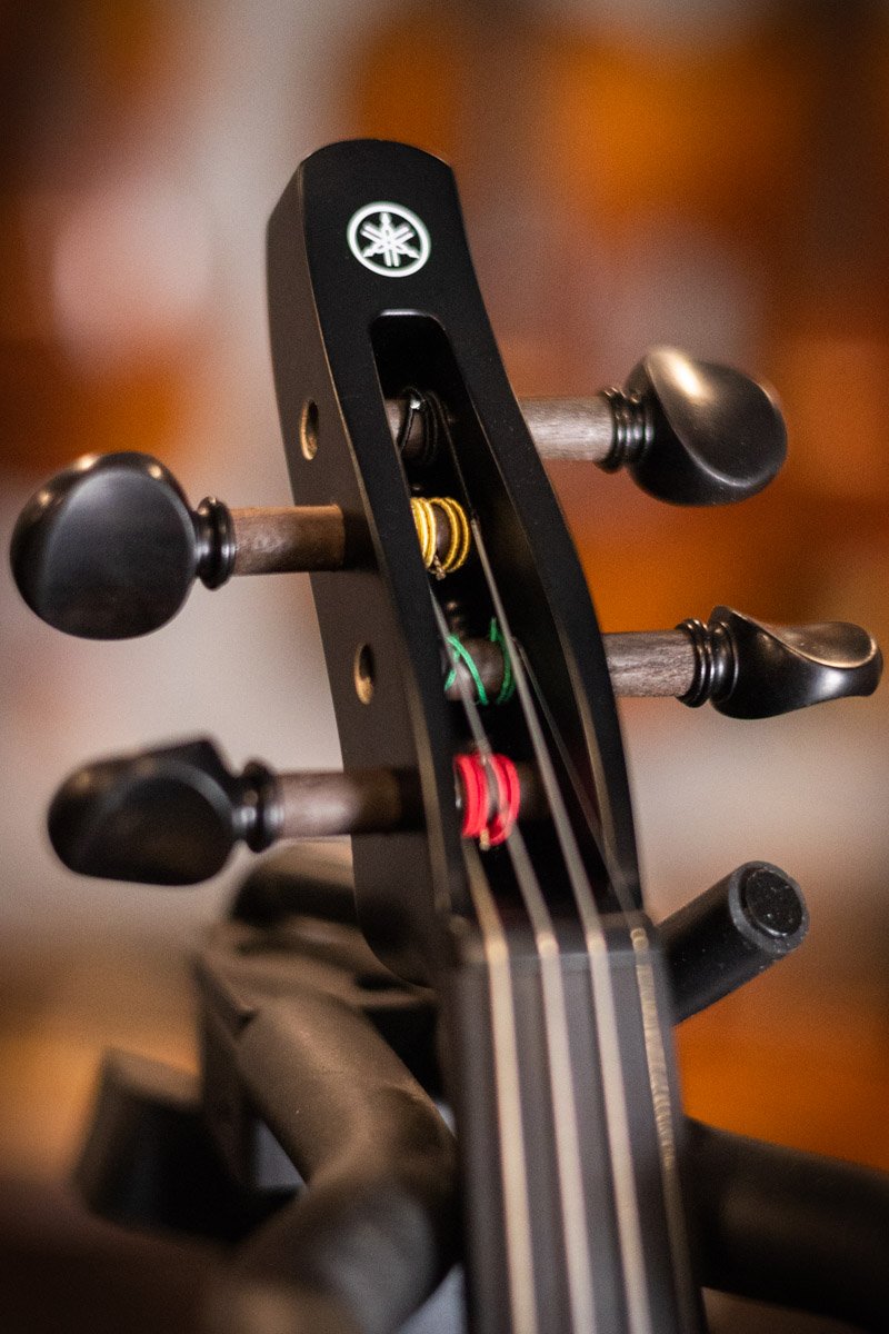 Yamaha YEV-104BL Electric Violin Black
