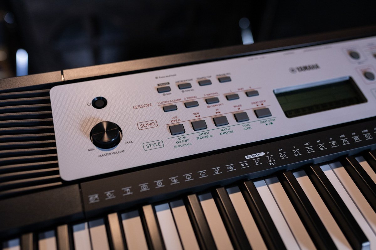 Yamaha YPT-270 61-key Portable Keyboard B-STOCK