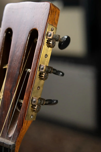 1929-1933 Supertone (Harmony) Bradley Kincaid “Houn' Dog” with Original Hardshell Case