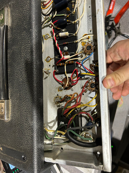 1976 Fender Champ 6-Watt 1x8" Silverface Guitar Combo Amplifier