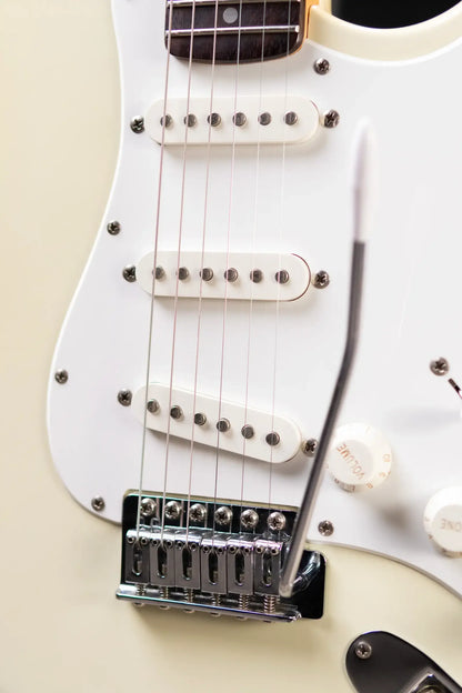 Squier 1995 Standard Stratocaster with Rosewood Fretboard Made in Korea, Olympic White - Used