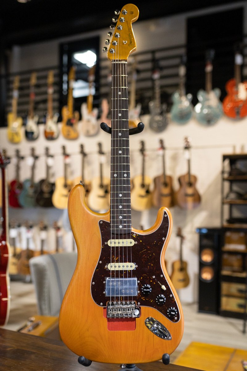 Fender Michael Landau Coma Stratocaster - Coma Red with Vintage-Style Navy Blue Hardshell Case - Floor Model