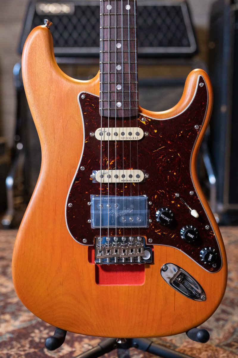 Fender Michael Landau Coma Stratocaster - Coma Red with Vintage-Style Navy Blue Hardshell Case - Demo